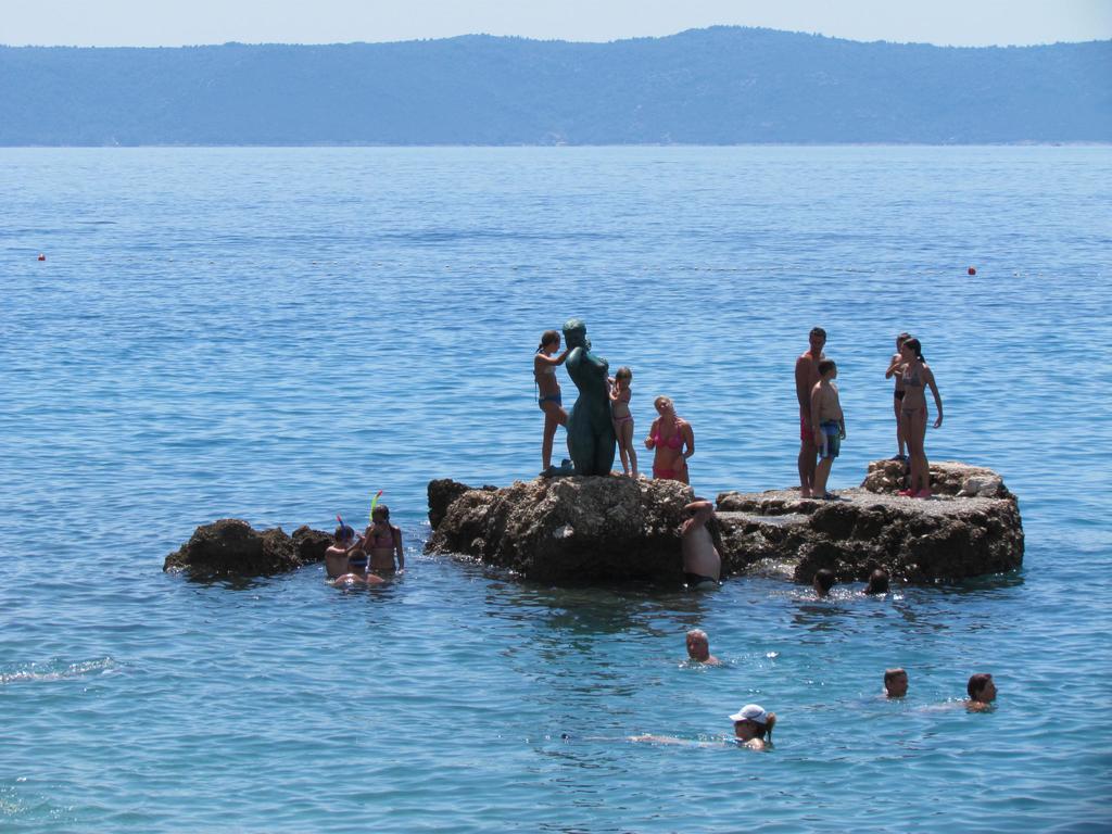 Hotel Casa Rosada Podgora Esterno foto