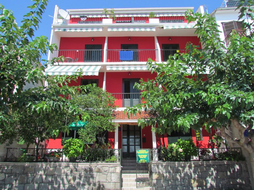 Hotel Casa Rosada Podgora Esterno foto