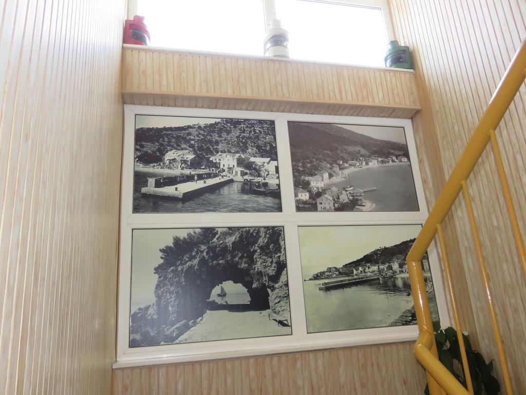 Hotel Casa Rosada Podgora Esterno foto