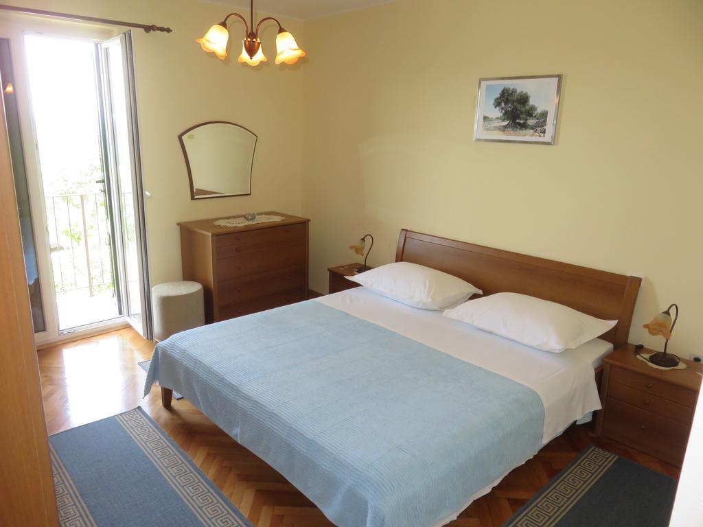Hotel Casa Rosada Podgora Esterno foto