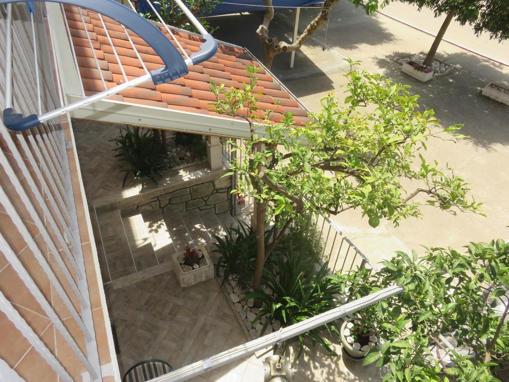 Hotel Casa Rosada Podgora Esterno foto