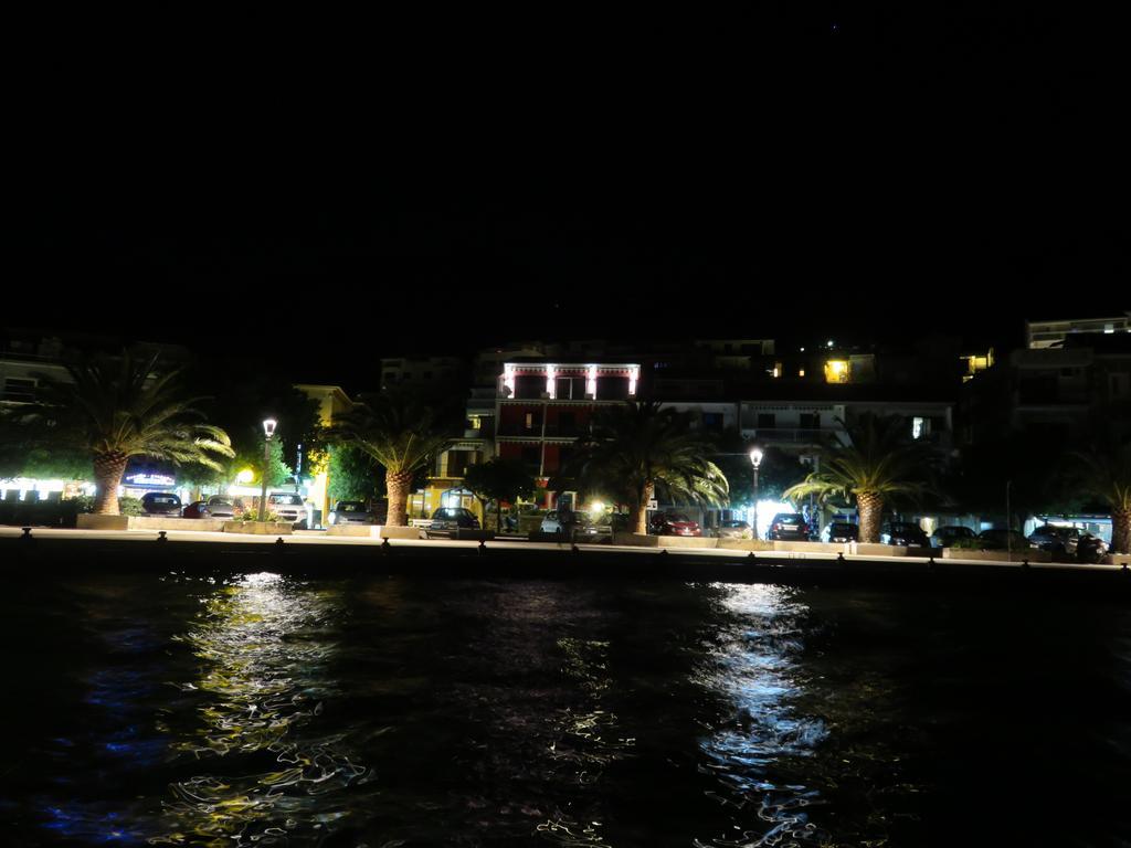 Hotel Casa Rosada Podgora Esterno foto