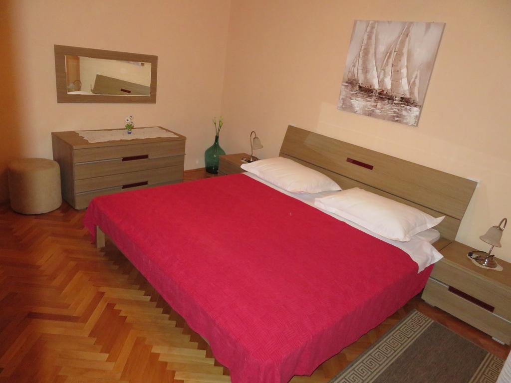 Hotel Casa Rosada Podgora Esterno foto