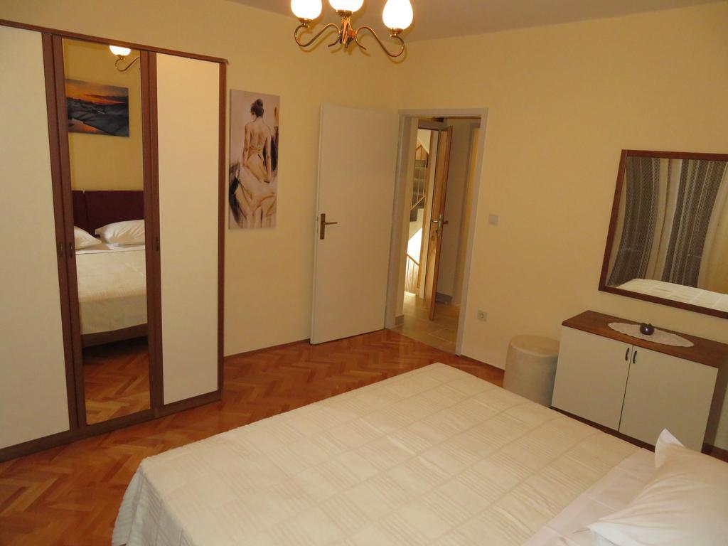 Hotel Casa Rosada Podgora Esterno foto